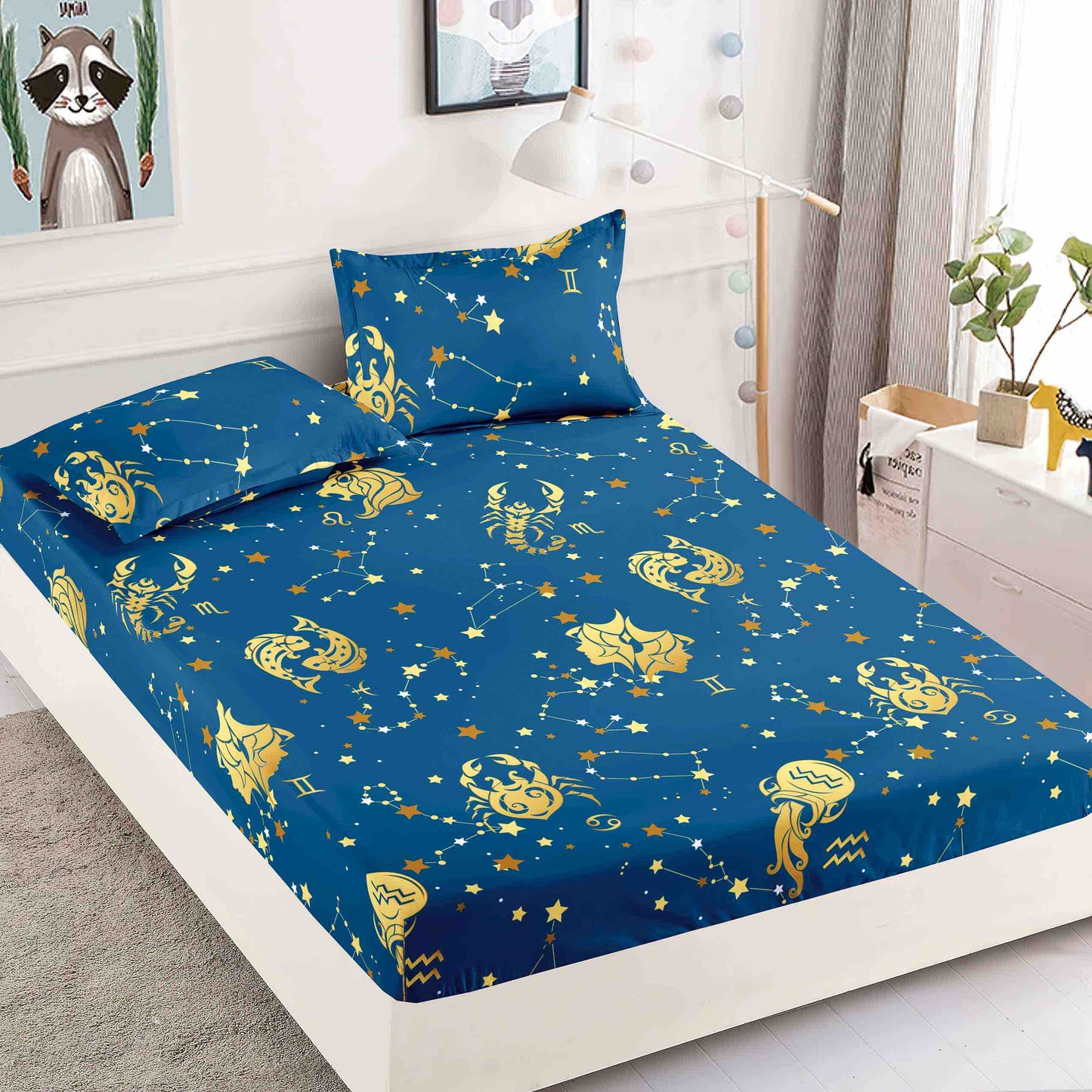 Husă de Pat cu Elastic din Finet + 2 Fețe de Pernă – Set 3 Piese, 180x200 cm – Constelații Aurii